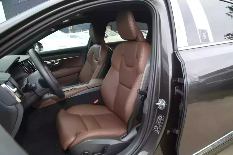 
								Volvo S90 full									