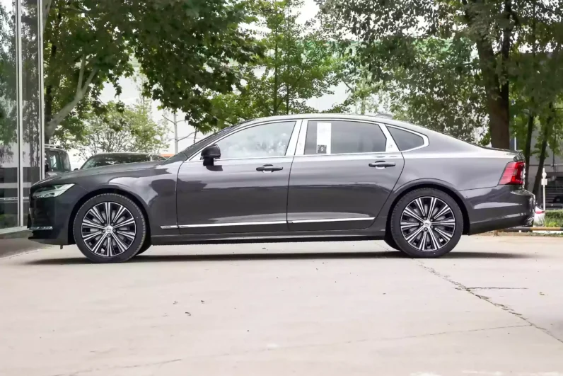 
								Volvo S90 full									