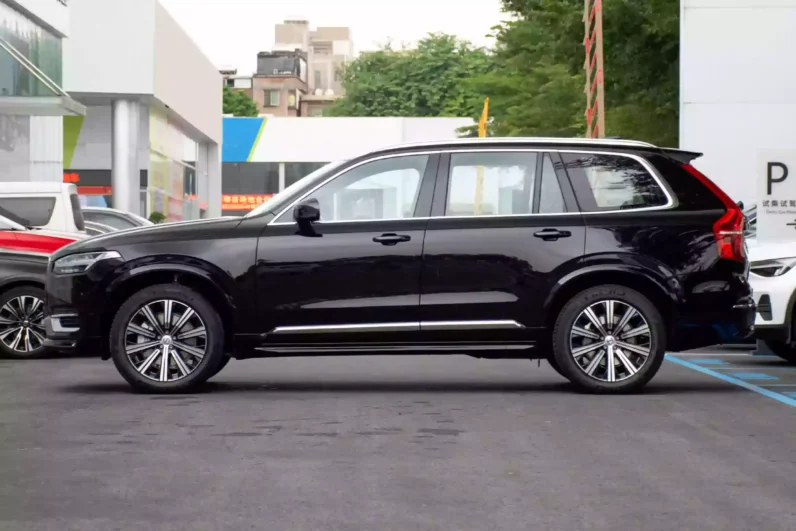 
								Volvo XC90 full									